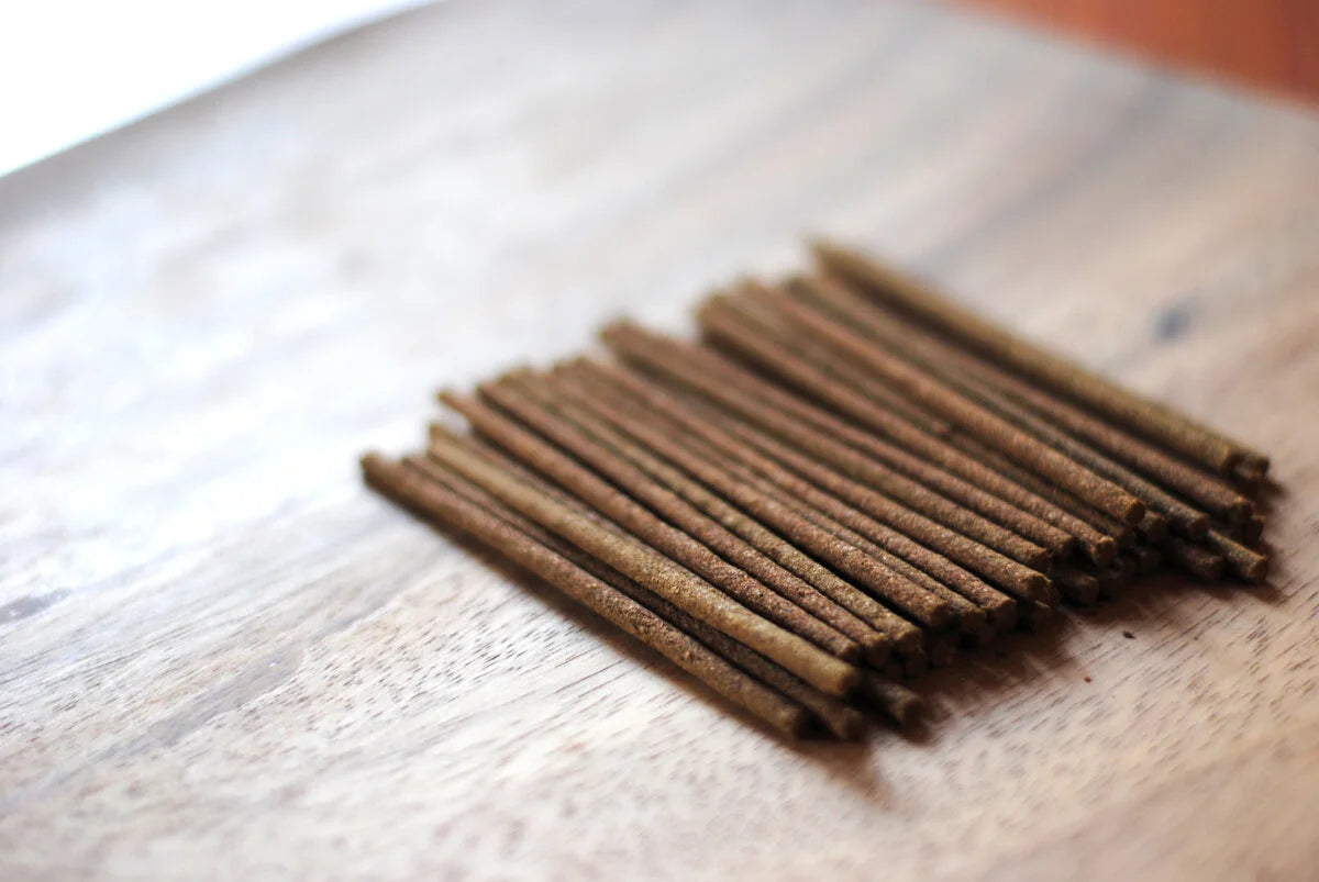Stupa Incense Nepal – Handmade Himalayan Dhoop Sticks (Sandalwood & Basil)